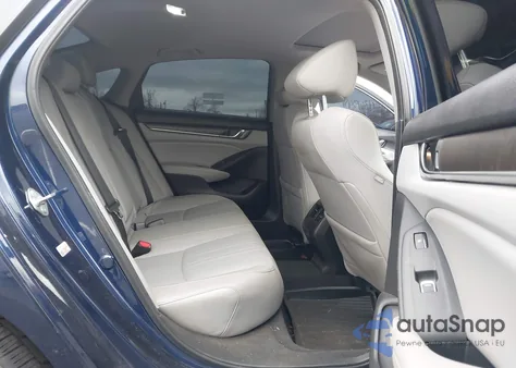 2018 Honda Accord Touring z USA, uszkodzony, nr VIN 1HGCV1F97JA029065